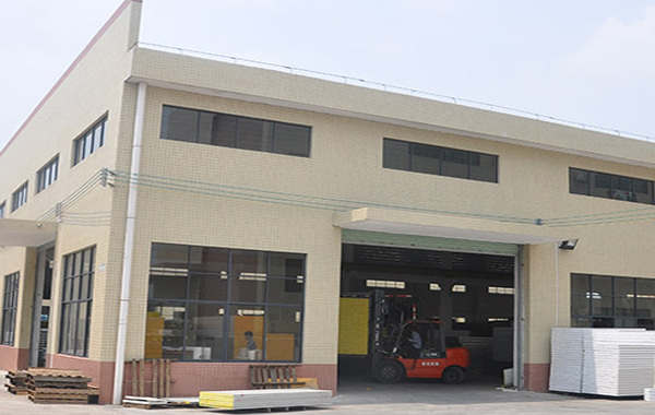 {mom:global.cfg_webname/} {mom:global.cfg_webname/}